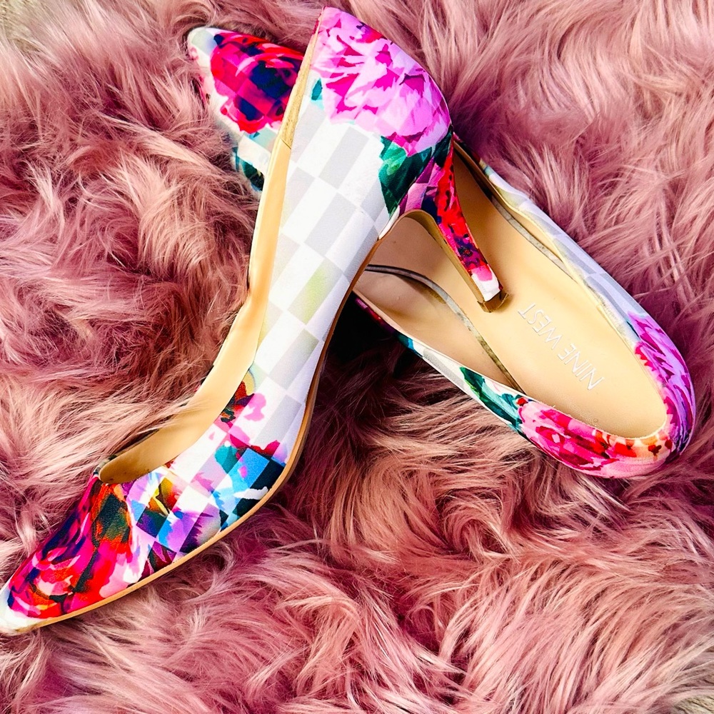 Floral Nine West kitten heels; very cute and in good condition.